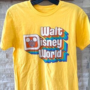 Disney Walt Disney World Colorful Yellow Short Sleeve Graphic T-Shirt Small